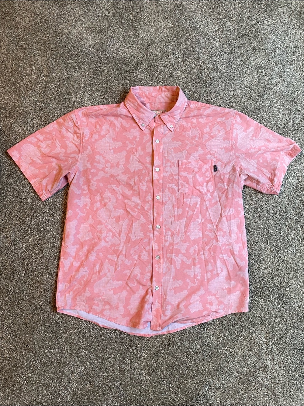 Huk Coral Pink Short-Sleeve Button-Down with Tonal Print Size Medium